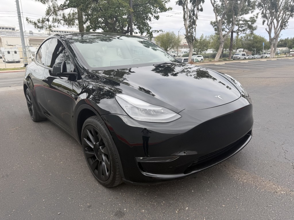 tesla model y 2023 7SAYGDEE0PF621568 image tesla model y 2023 7SAYGDEE0PF621568 image